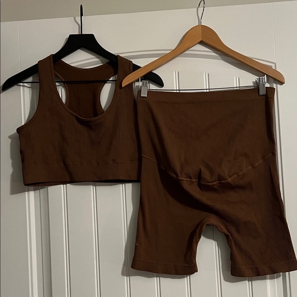 Pants - Maternity Bike Shorts & sports Bra Large